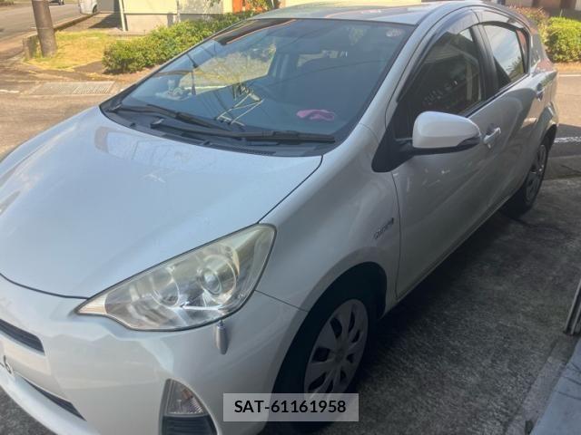 Toyota AQUA 2012-07 8072836-1