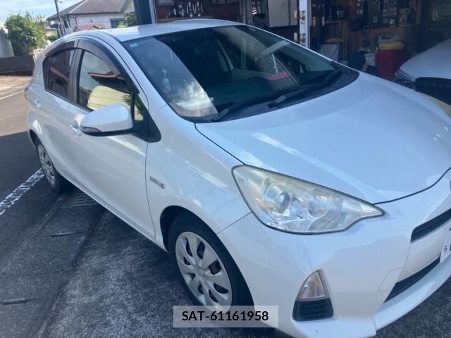 Toyota AQUA 2012-07 8072836-2