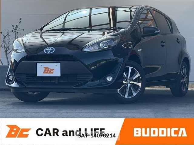 Toyota AQUA 2017-10 8072816-0
