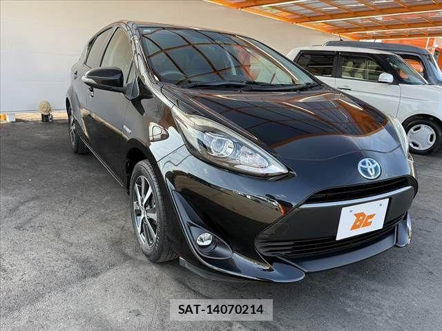 Toyota AQUA 2017-10 8072816-9