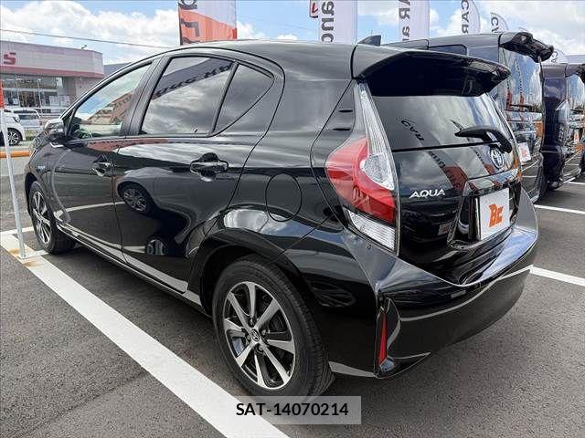 Toyota AQUA 2017-10 8072816-14