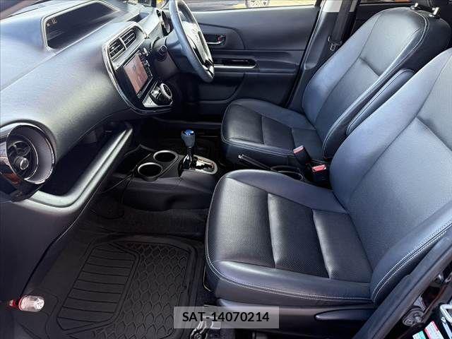 Toyota AQUA 2017-10 8072816-16