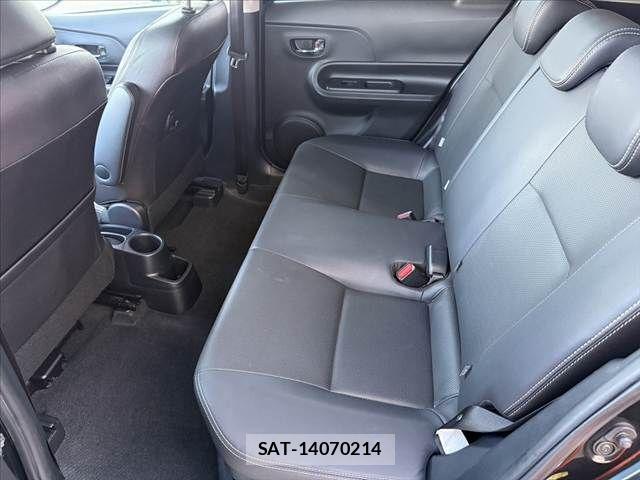 Toyota AQUA 2017-10 8072816-18