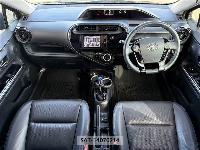 Toyota AQUA 2017-10 8072816-1