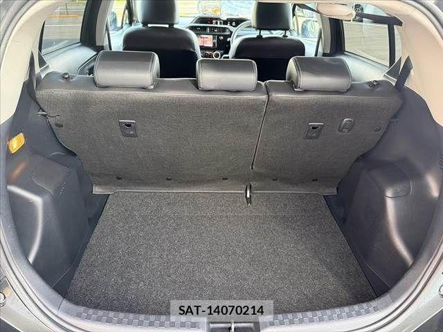 Toyota AQUA 2017-10 8072816-19