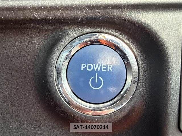 Toyota AQUA 2017-10 8072816-21