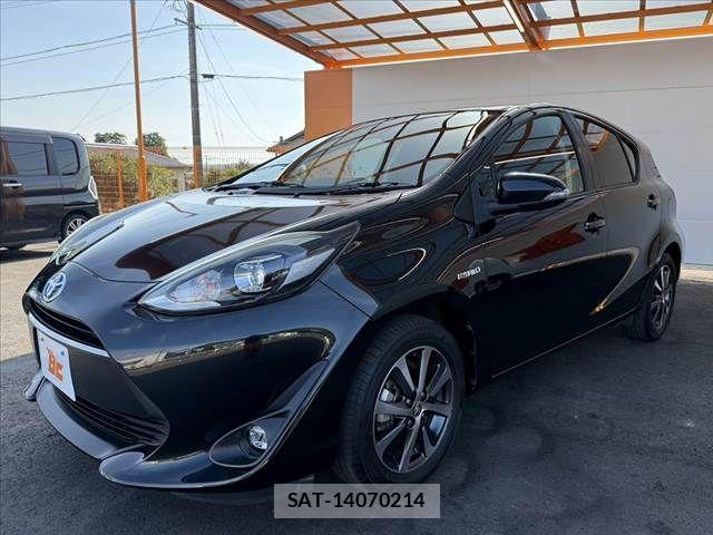 Toyota AQUA 2017-10 8072816-7