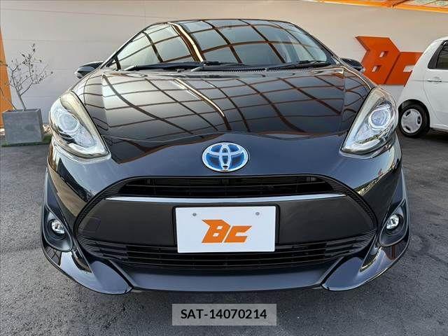 Toyota AQUA 2017-10 8072816-8