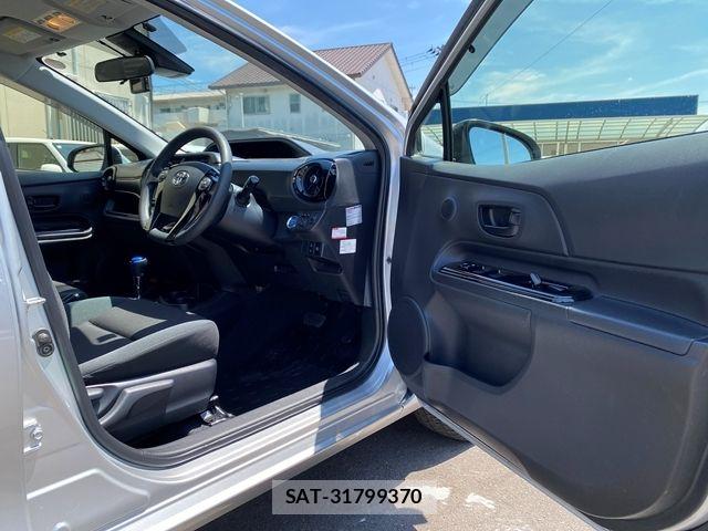 Toyota AQUA 2016-07 8072820-14