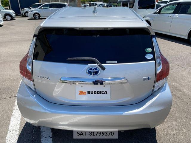 Toyota AQUA 2016-07 8072820-7
