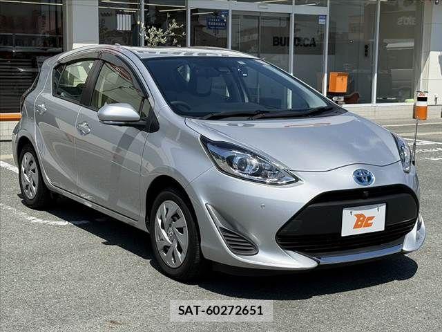 Toyota AQUA 2021-05 8072802-9