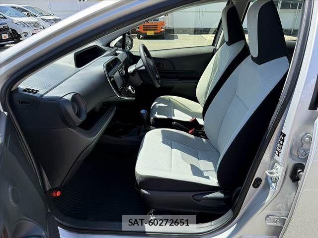 Toyota AQUA 2021-05 8072802-16