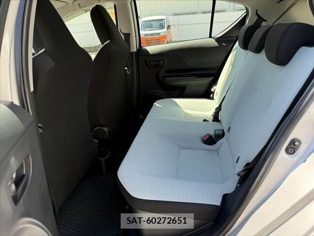 Toyota AQUA 2021-05 8072802-18