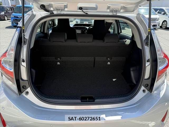 Toyota AQUA 2021-05 8072802-19