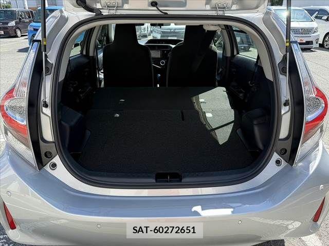 Toyota AQUA 2021-05 8072802-20