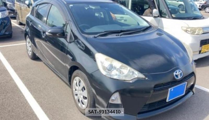 Toyota AQUA 2015-01 8069237-0