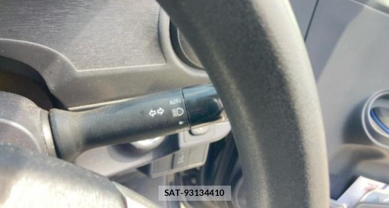 Toyota AQUA 2015-01 8069237-9