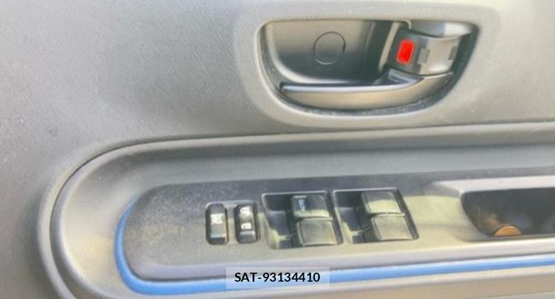 Toyota AQUA 2015-01 8069237-19