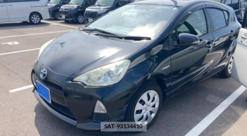 Toyota AQUA 2015-01 8069237-4