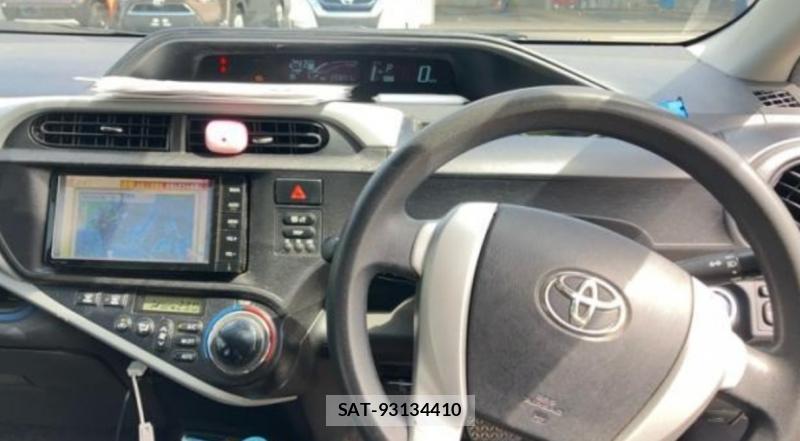Toyota AQUA 2015-01 8069237-8