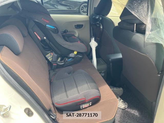 Toyota AQUA 2013-12 8072840-10