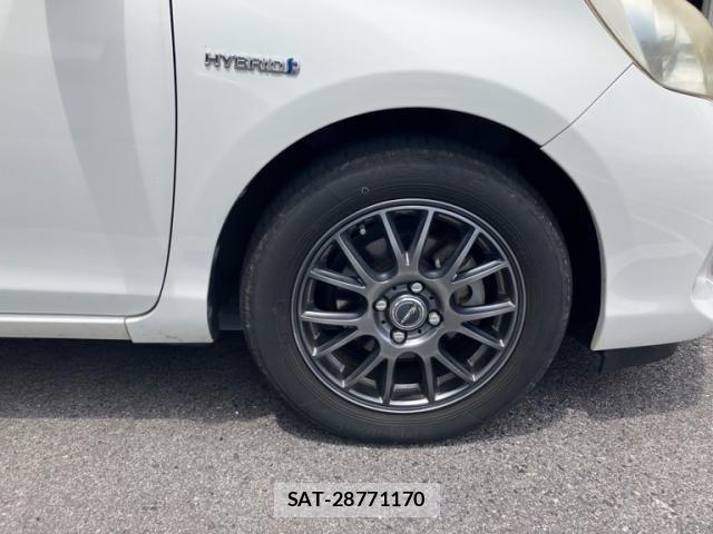 Toyota AQUA 2013-12 8072840-5