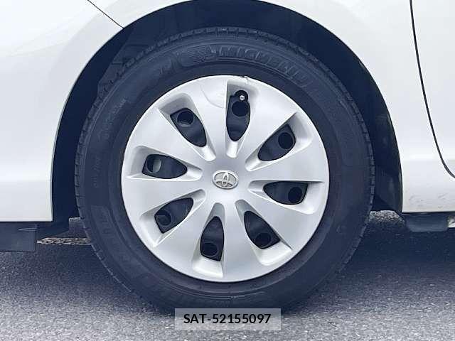 Toyota AQUA 2014-02 8072837-3
