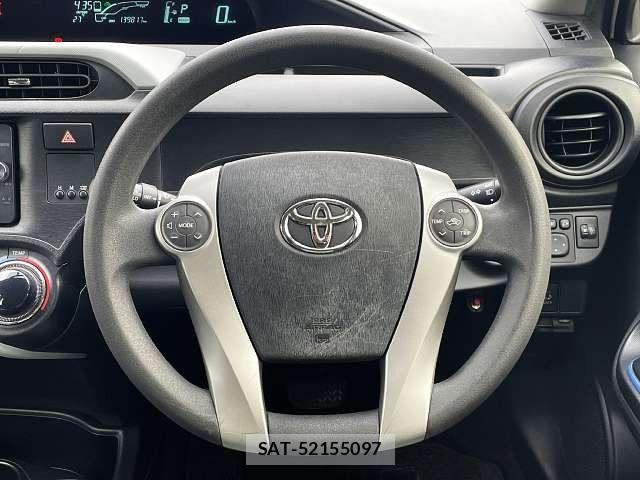 Toyota AQUA 2014-02 8072837-4