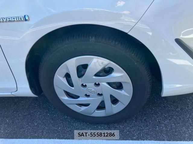 Toyota AQUA 2017-12 8072826-14