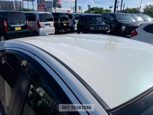 Toyota AQUA 2017-12 8072826-15