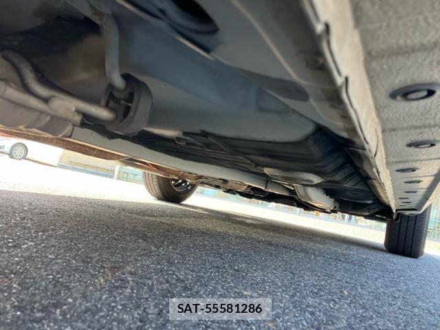 Toyota AQUA 2017-12 8072826-16