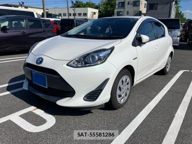 Toyota AQUA 2017-12 8072826-2