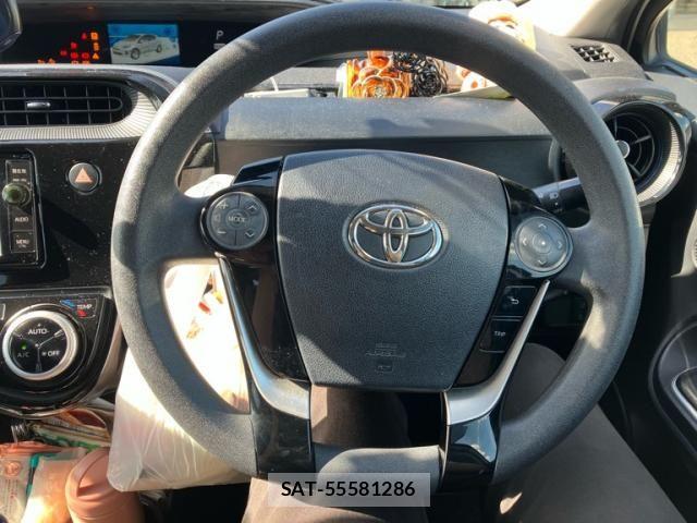 Toyota AQUA 2017-12 8072826-8