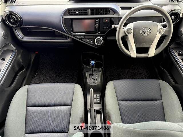 Toyota AQUA 2016-09 8072812-1