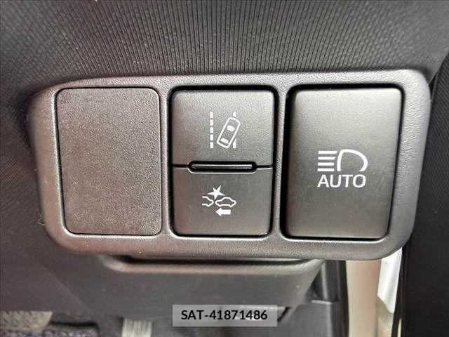 Toyota AQUA 2016-09 8072812-28