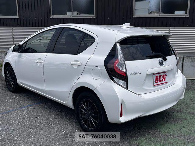 Toyota AQUA 2021-02 8072789-8