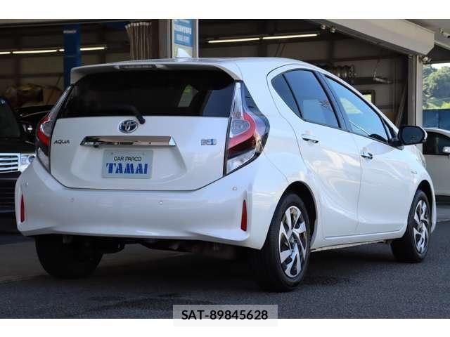 Toyota AQUA 2020-03 8072793-2