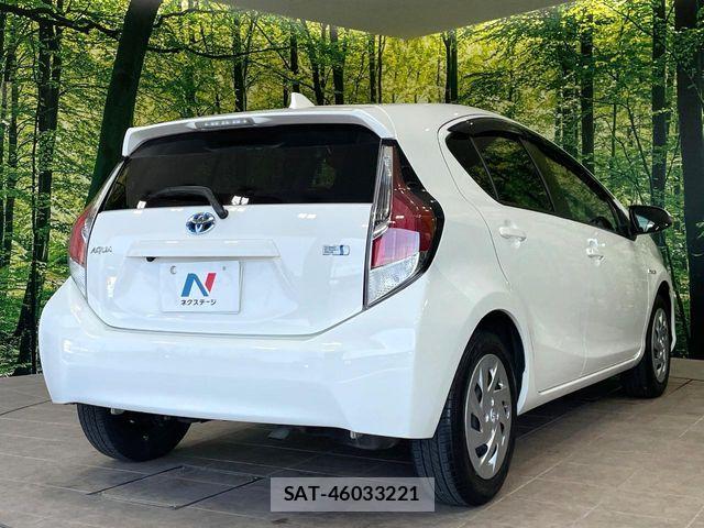 Toyota AQUA 2016-07 8072799-16