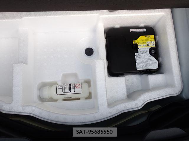 Toyota AQUA 2022-04 8072795-18