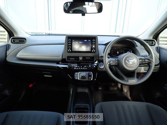 Toyota AQUA 2022-04 8072795-1