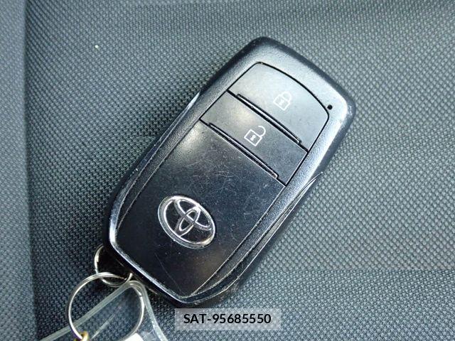 Toyota AQUA 2022-04 8072795-19