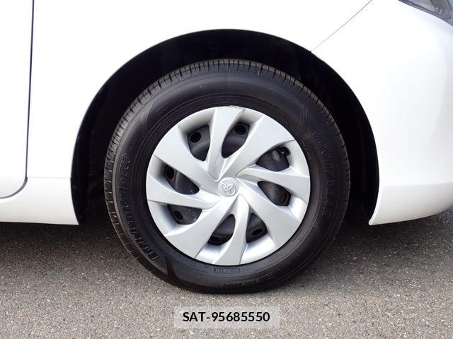 Toyota AQUA 2022-04 8072795-25