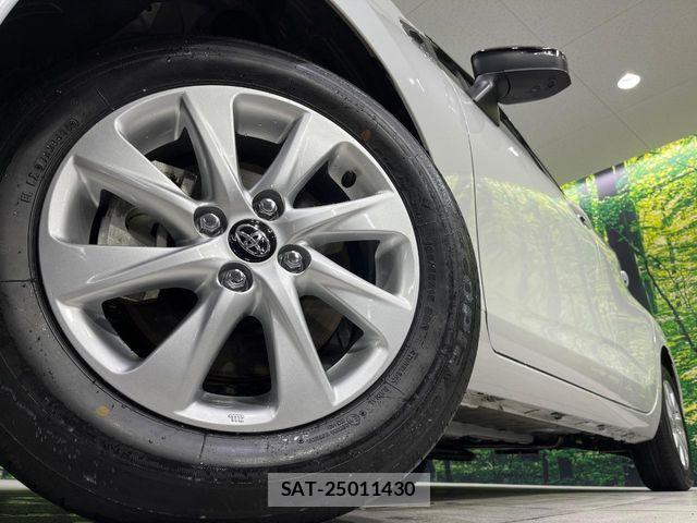 Toyota AQUA 2025-11 8072779-13