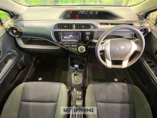 Toyota AQUA 2015-03 8072794-1