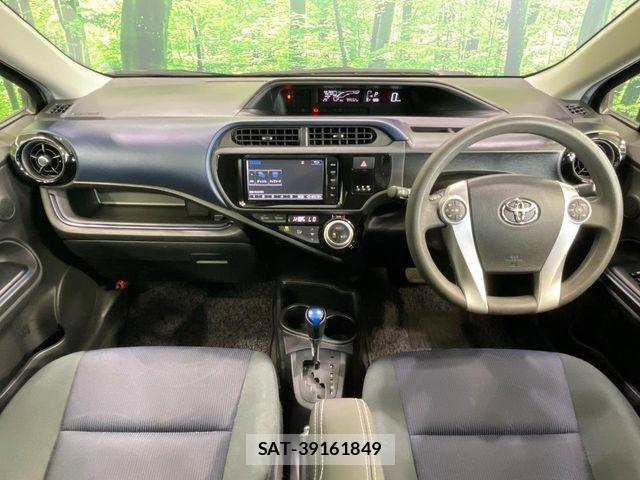 Toyota AQUA 2015-09 8072824-1