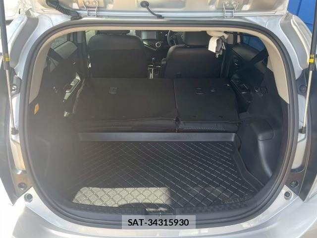Toyota AQUA 2018-02 8072784-12