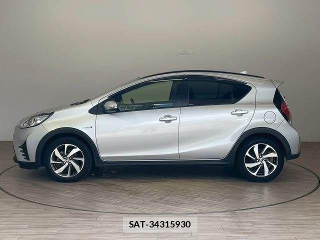 Toyota AQUA 2018-02 8072784-15
