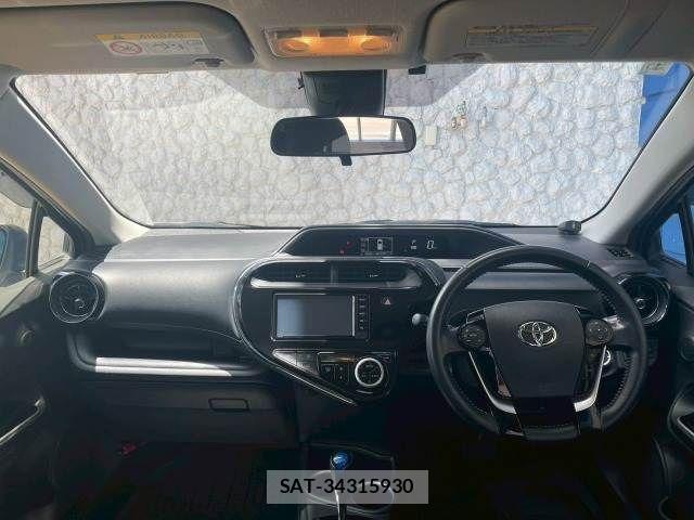 Toyota AQUA 2018-02 8072784-2