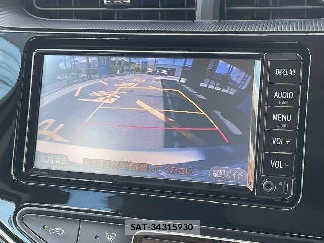 Toyota AQUA 2018-02 8072784-3