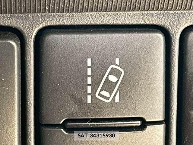 Toyota AQUA 2018-02 8072784-4